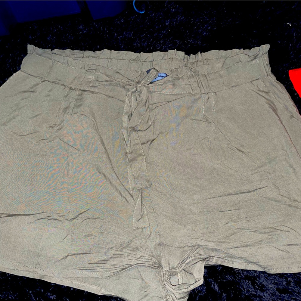 Paper bag style shorts 3X